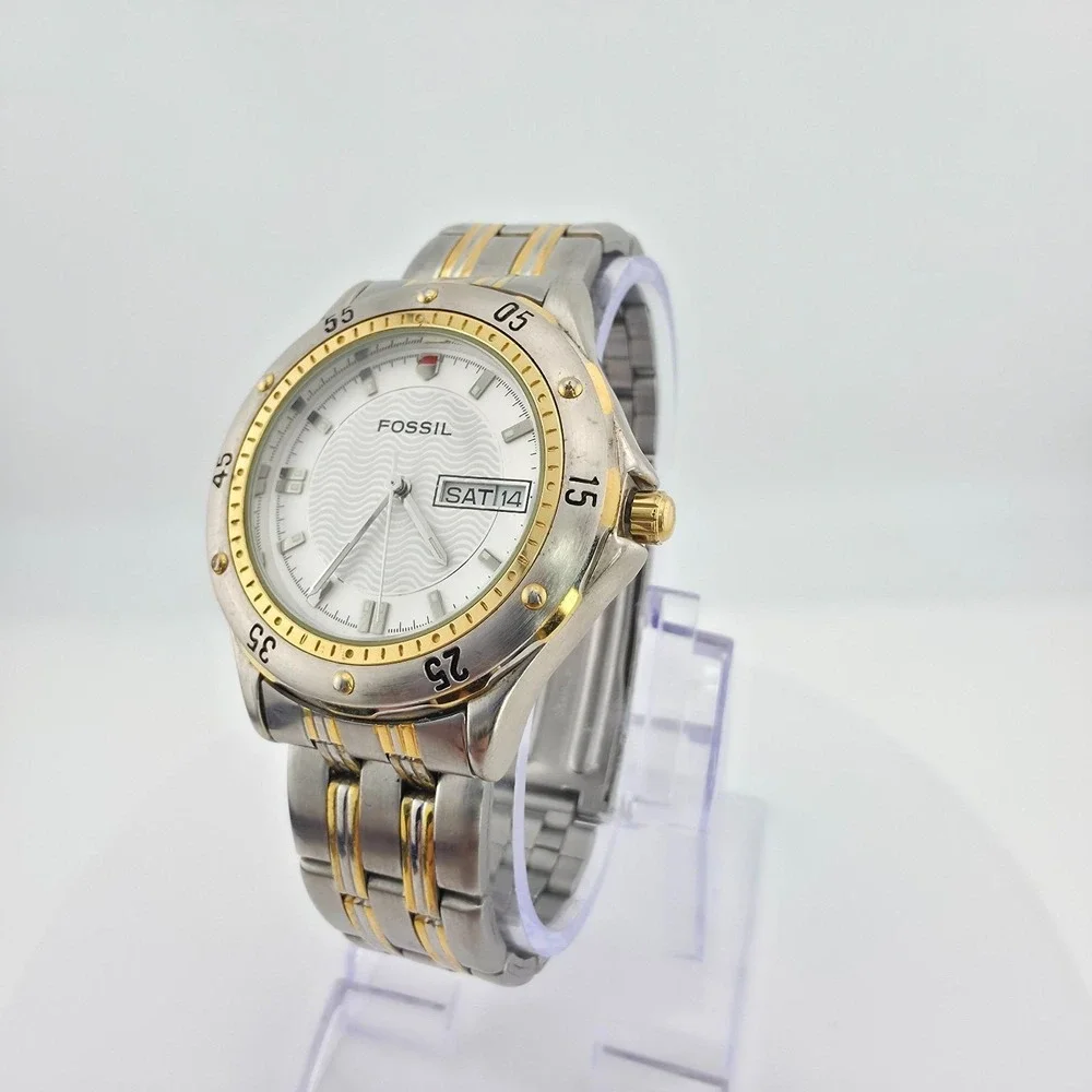FOSSIL Watch 'Route of the Famous 400' Car Tin Papers Silver Gold Tone 7.5